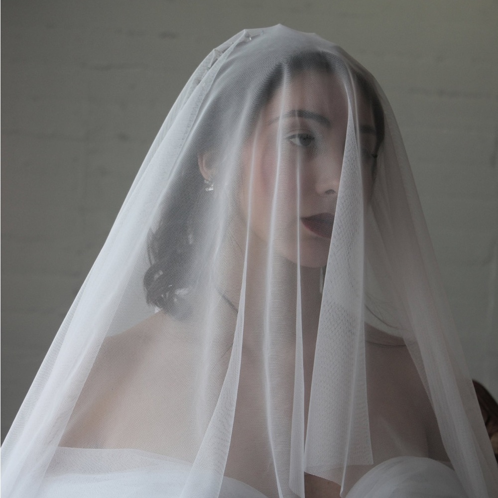 Floor length - white - tulle - hand cut - wedding veil